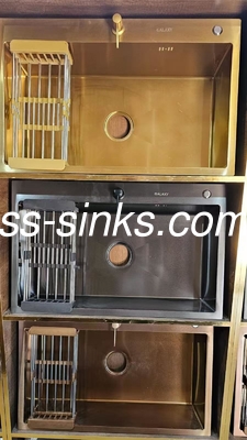 SS304 सुरक्षा ग्रिड ऊपर काउंटर रोलिंग काले हस्तनिर्मित रसोई सिंक