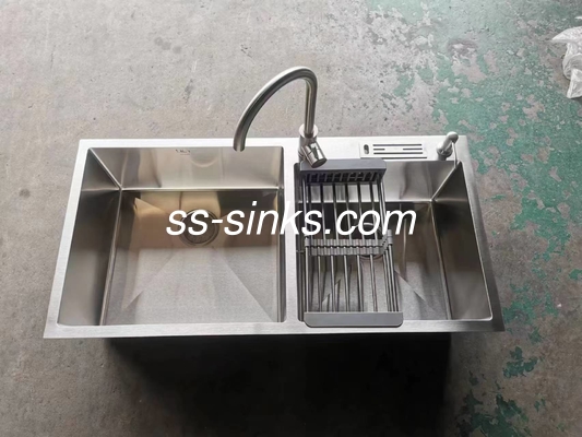 सीरीज 304 स्टेनलेस स्टील हस्तनिर्मित सिंक डबल बाउल रसोई के लिए टॉपमाउंट स्थापना