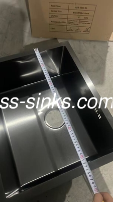 स्टेनलेस स्टील रसोई सिंगल बाउल सिंक के साथ साफ करने में आसान ड्रेनर और टिकाऊ सामग्री