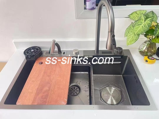 18/10 निकेल स्टील सामग्री और जल निकासी प्रणाली समाधान के साथ स्टेनलेस स्टील सिंगल बाउल सिंक