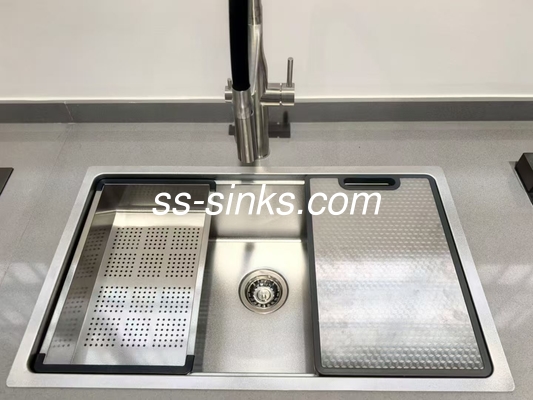 18/10 निकेल स्टील सामग्री अंडरमाउंट स्टेनलेस स्टील सिंगल बाउल सिंक आवश्यक ओवरफ्लो के साथ
