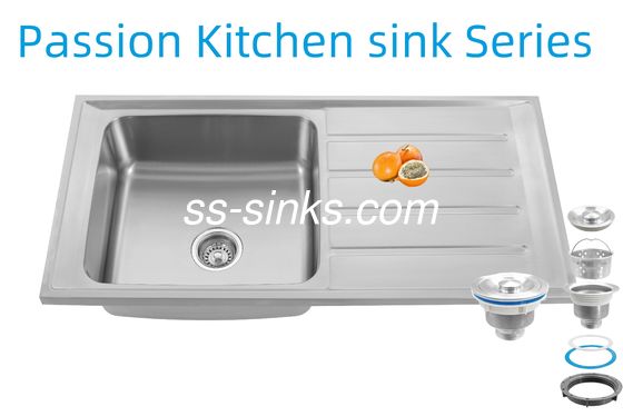 आधुनिक रसोई के लिए ड्रेनबोर्ड के साथ आधुनिक रियर ड्रेन प्लेसमेंट किचन सिंक